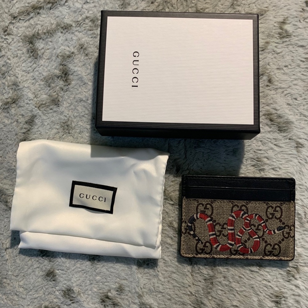 Gucci Kingsnake print GG Supreme card case